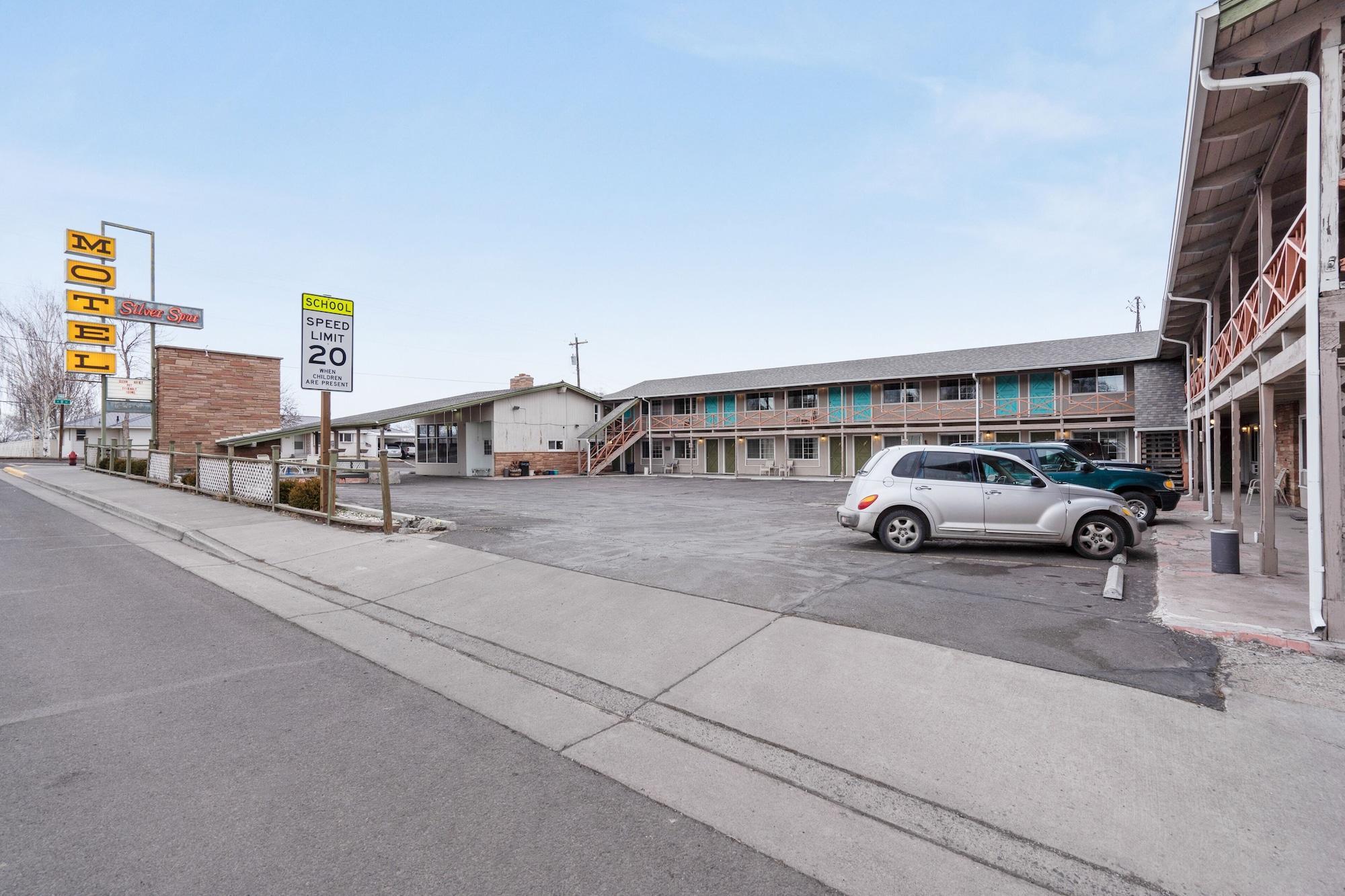 Oyo 银刺伯恩斯20号高速公路酒店 外观 照片